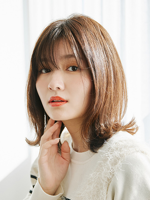 外ハネミディアムボブ